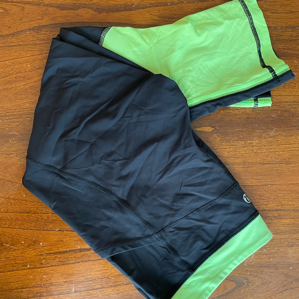 Lulu lemon capris with pockets
